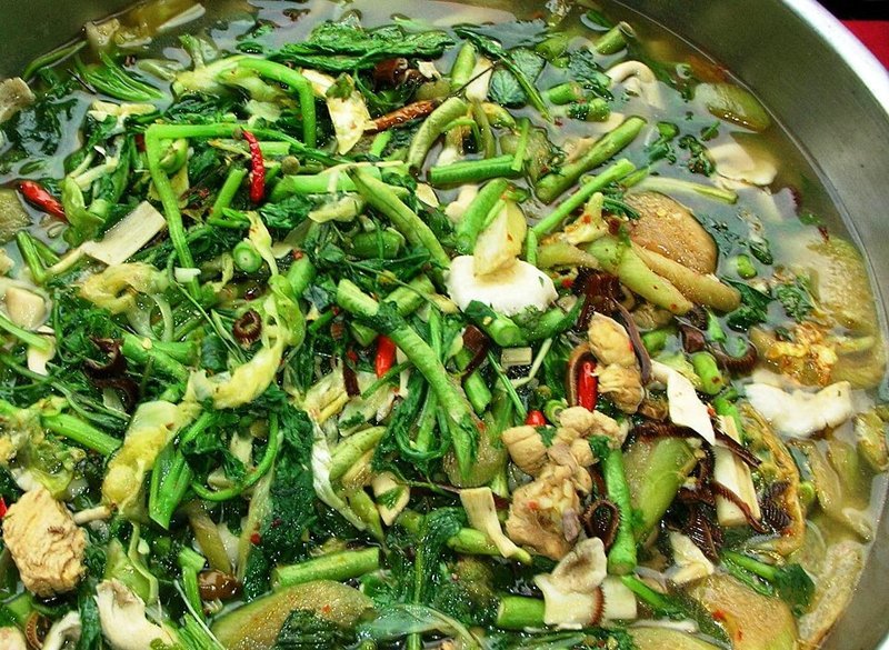 Kaeng khae (Noordse groentecurry) – แกงแค (Thais gerecht)