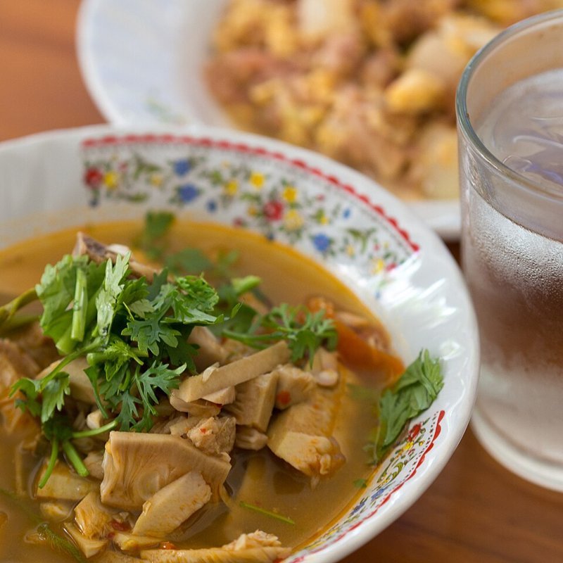 Kaeng khanun (jackfruitcurry) – แกงขนุน (Thais gerecht)