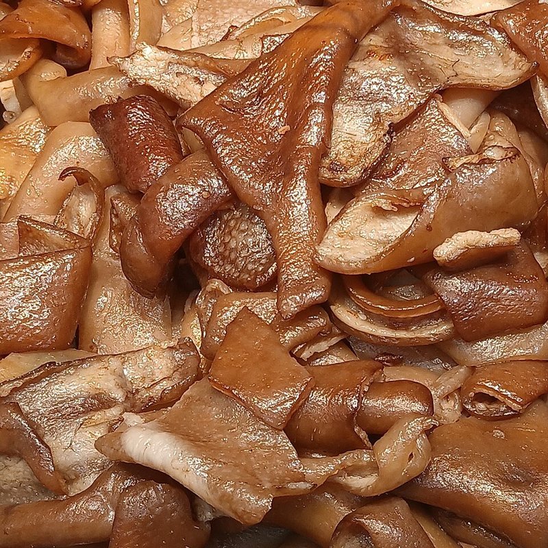 Khaep mu (krokant varkenszwoerd) – แคบหมู (Thais gerecht)