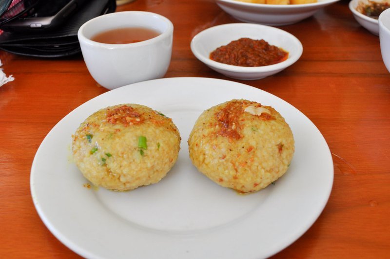 Khao som (Shan-tomatenrijst) – ข้าวส้ม (Thais gerecht)