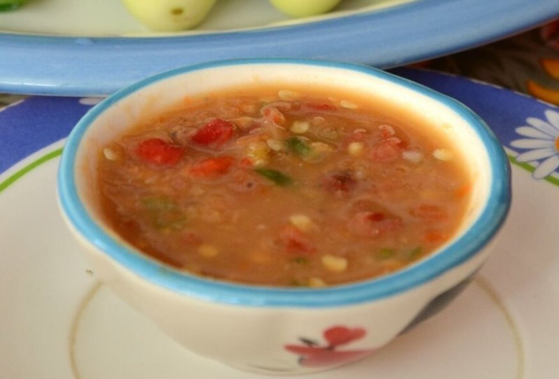 Nam prik kung siap (gerookte-garnalendip) – น้ำพริกกุ้งเสียบ (Thais gerecht)