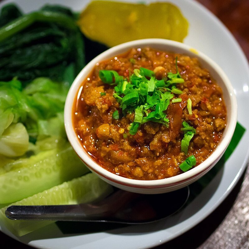 Nam prik ong (tomaten-gehaktdip) – น้ำพริกอ่อง (Thais gerecht)