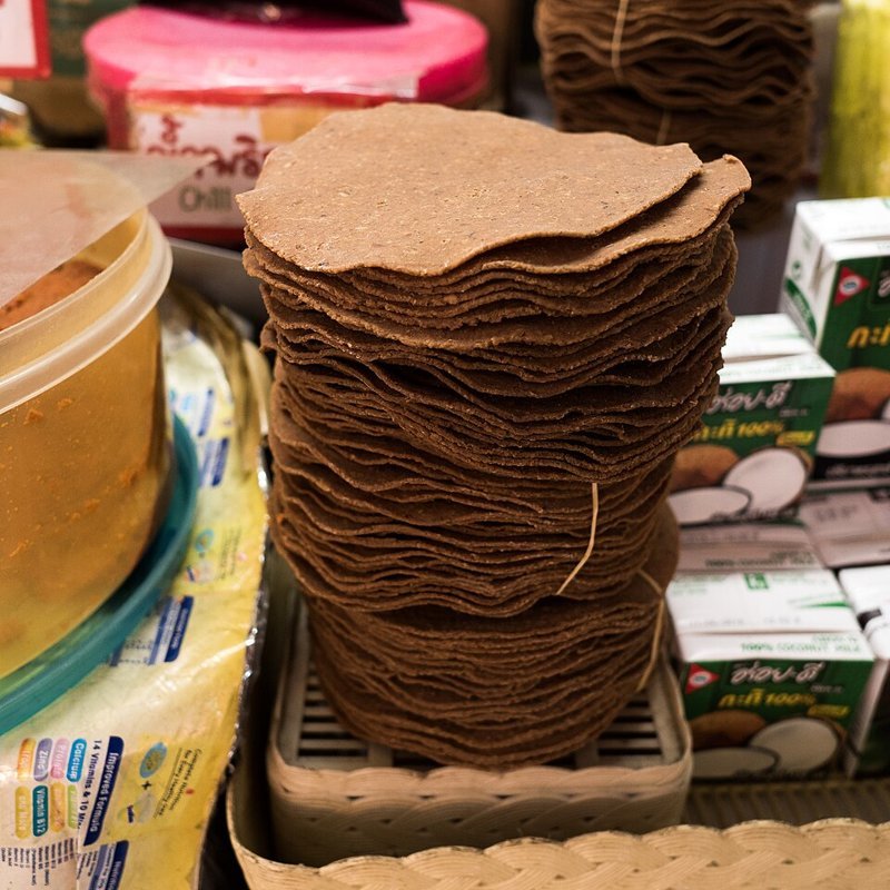 Tua nao (gefermenteerde sojakoek) – ถั่วเน่า (Thais gerecht)